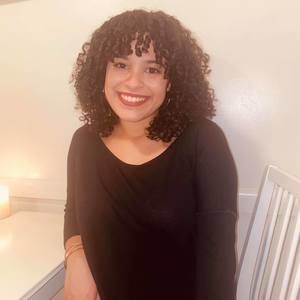 Meet your Posher, Claudia